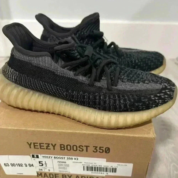 Adidas x Yeezy Black/Blue Knit Fabric Boost 350 v2 carbon Sneakers Size 5 1/2‎ - Picture 6 of 11